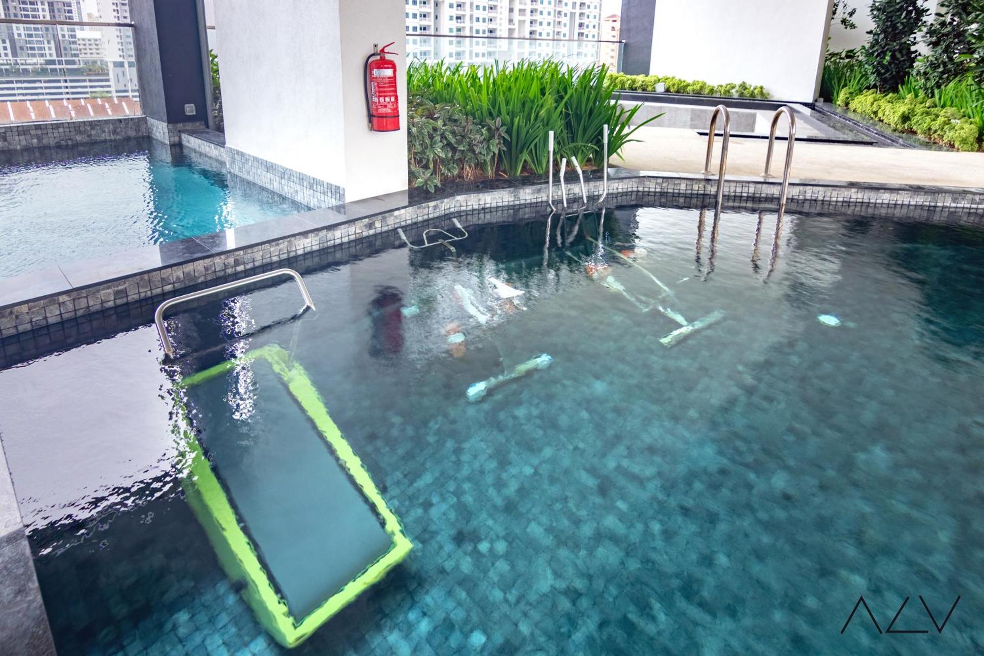 Urban Suites, Spectre Collection By Stellar Alv Jelutong Exterior photo